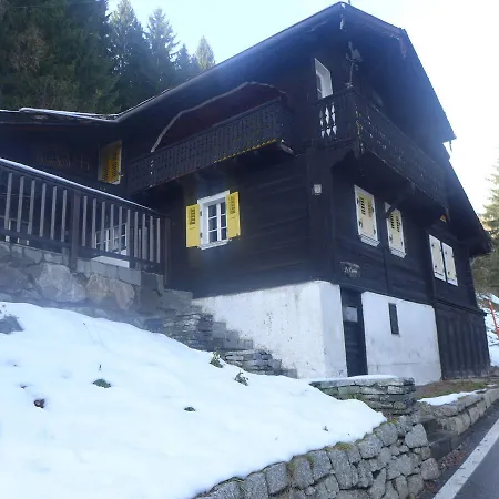 Chalet Le Crosis Holiday home Martigny